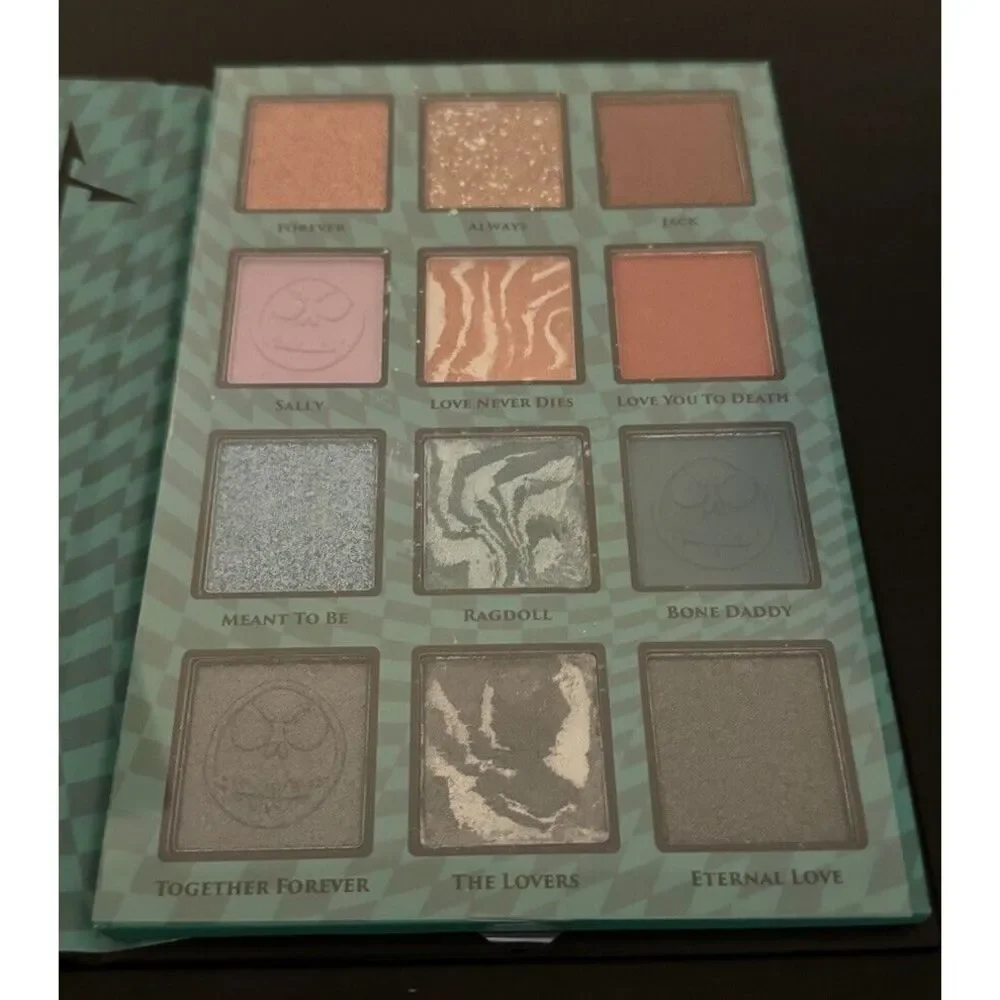 Taste Beauty x Disney Tim Burton’s The Nightmare Before Christmas Eyeshadow Pale - Picture 3 of 5